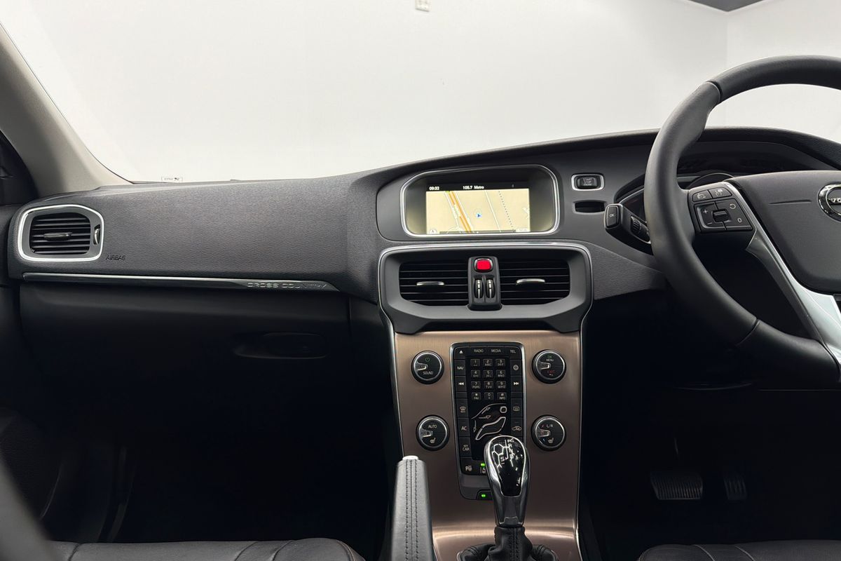 2016 Volvo V40 Cross Country D4 Luxury