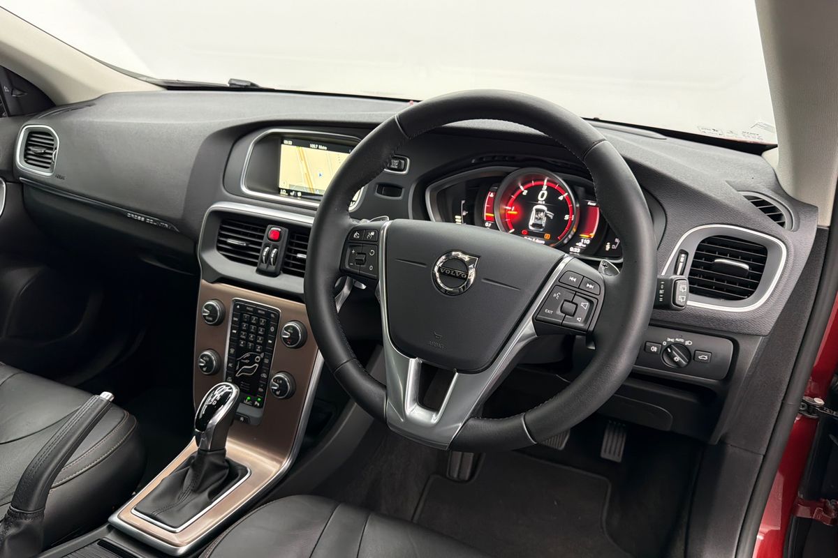 2016 Volvo V40 Cross Country D4 Luxury