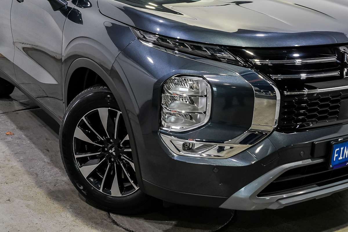 2025 Mitsubishi Outlander LS ZM
