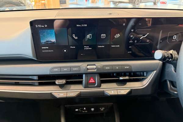 2025 Kia K4 S CL4m thumb-23