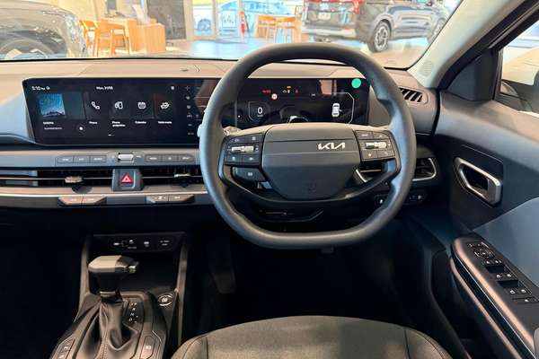 2025 Kia K4 S CL4m thumb-27