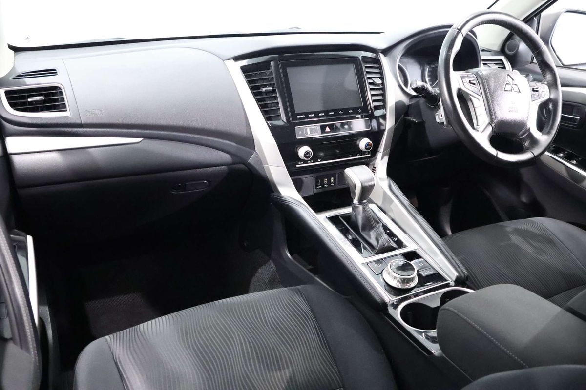2023 Mitsubishi Pajero Sport GLX QF