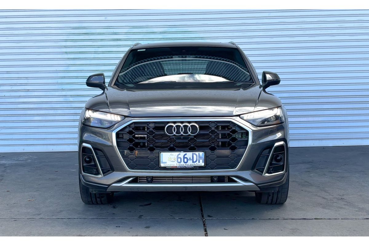 2023 Audi Q5 55 TFSI e S line FY
