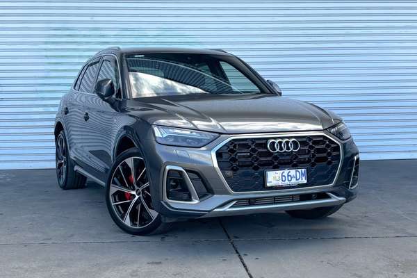 2023 Audi Q5 55 TFSI e S line FY