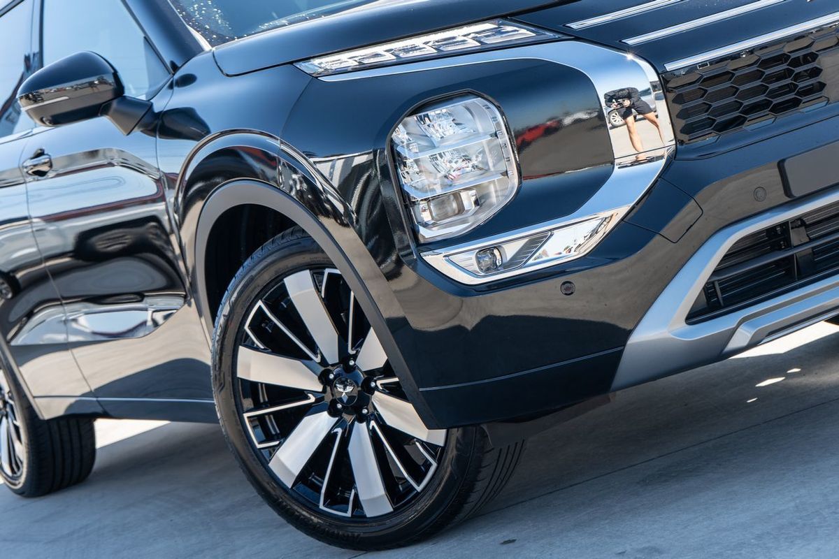 2026 Mitsubishi Outlander Exceed ZM