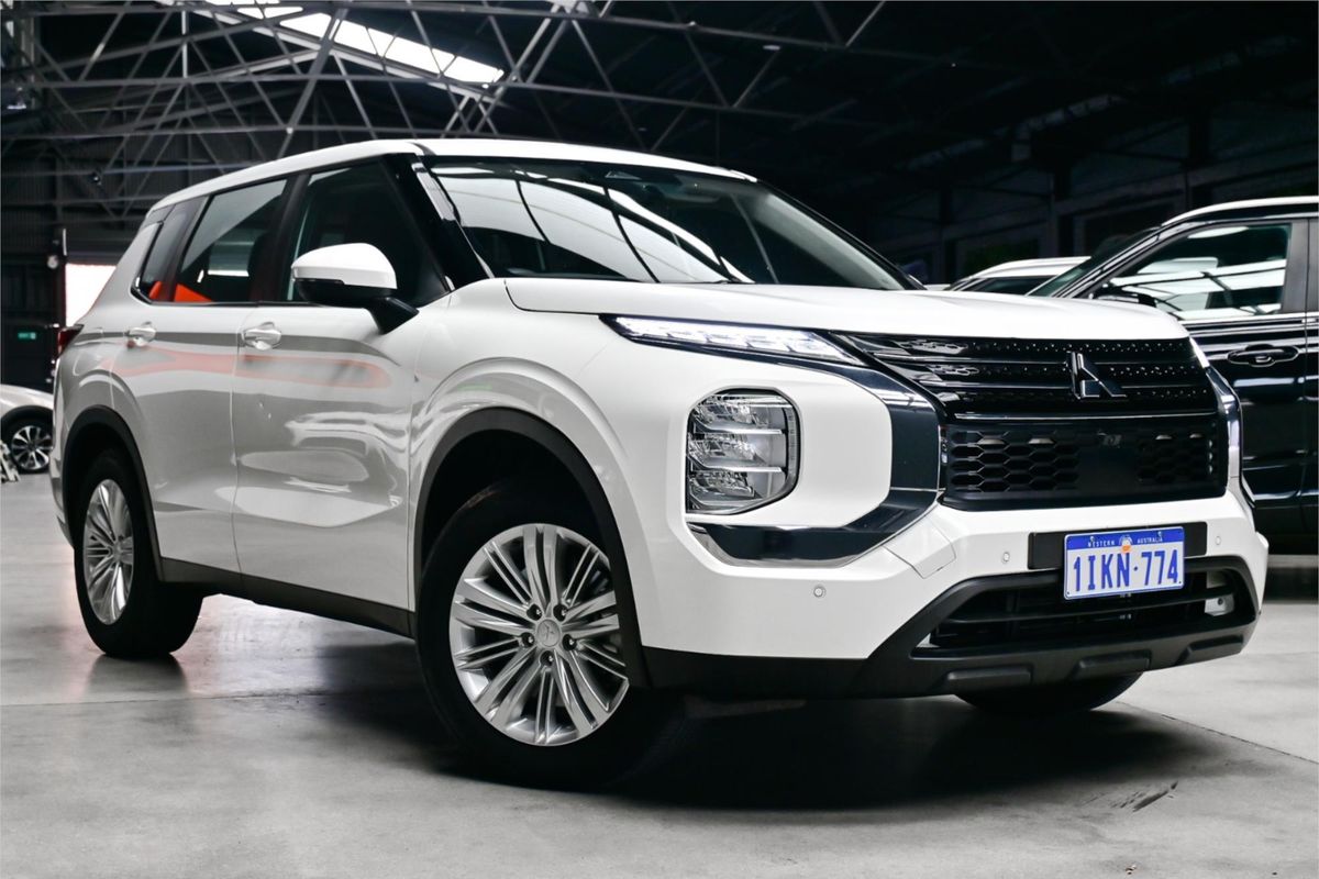 2024 Mitsubishi Outlander ES ZM