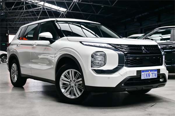 2024 Mitsubishi Outlander ES ZM