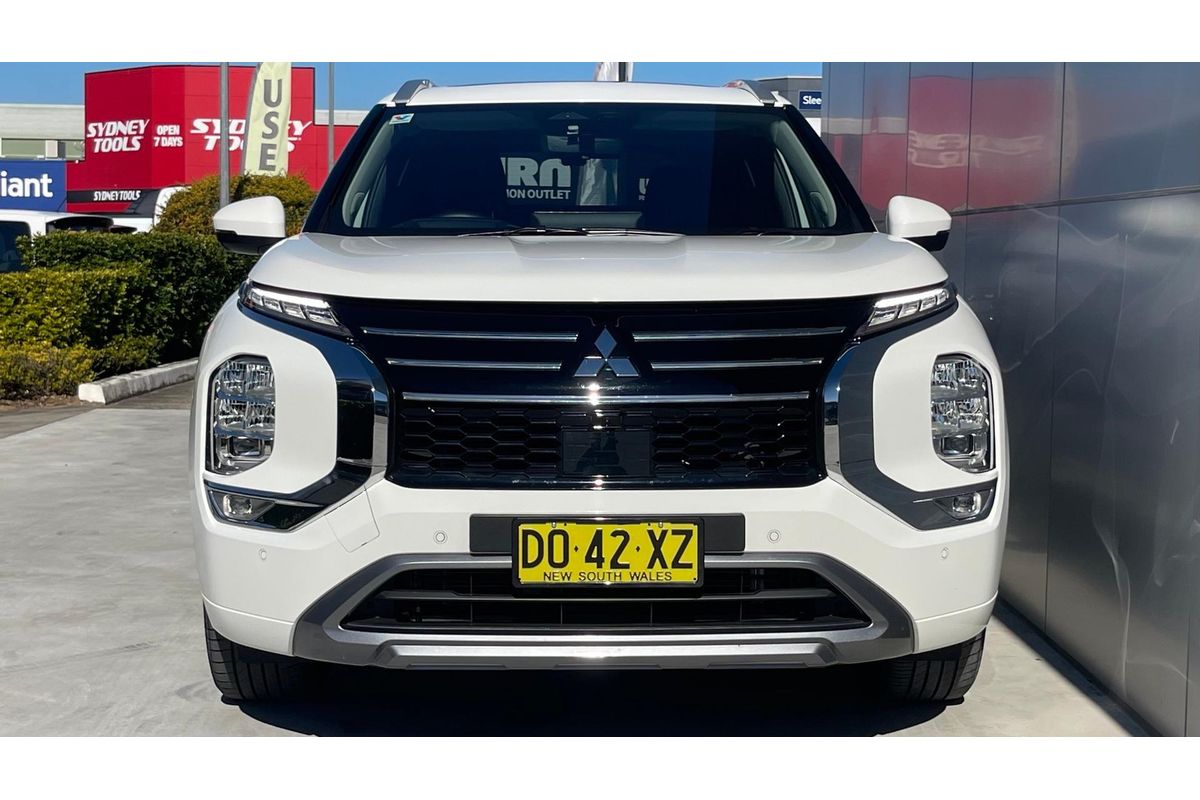 2025 Mitsubishi Outlander Exceed ZM