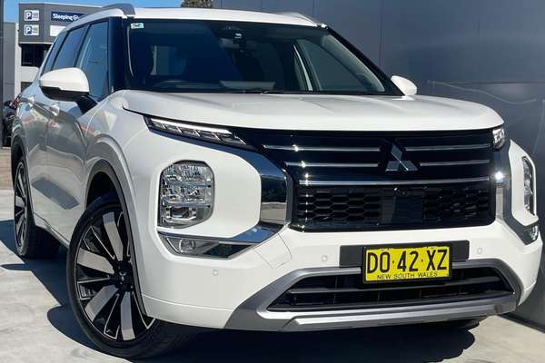 2025 Mitsubishi Outlander Exceed ZM