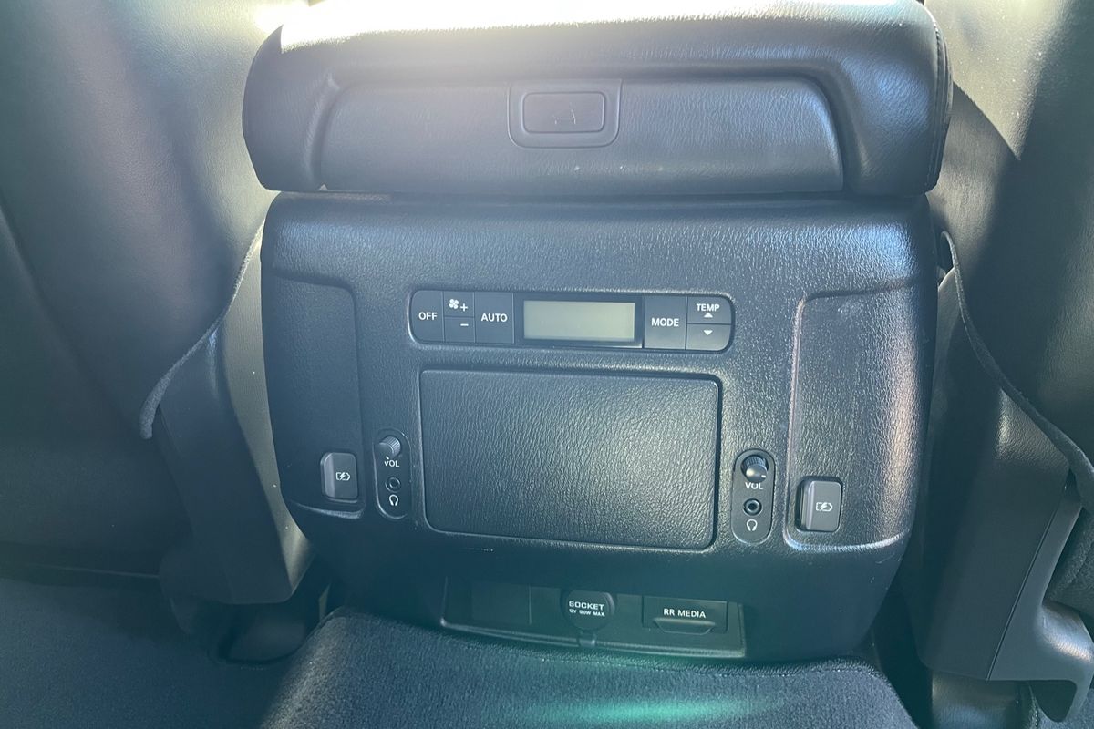 2022 Nissan Patrol Ti-L Y62