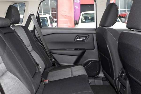 2026 Nissan X-TRAIL ST T33