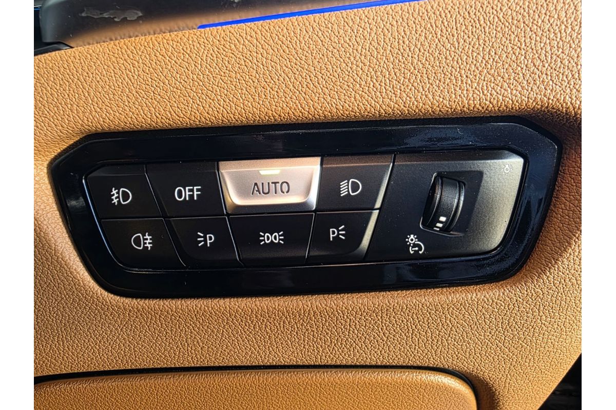 2021 BMW 3 Series 330i M Sport G20 image 22