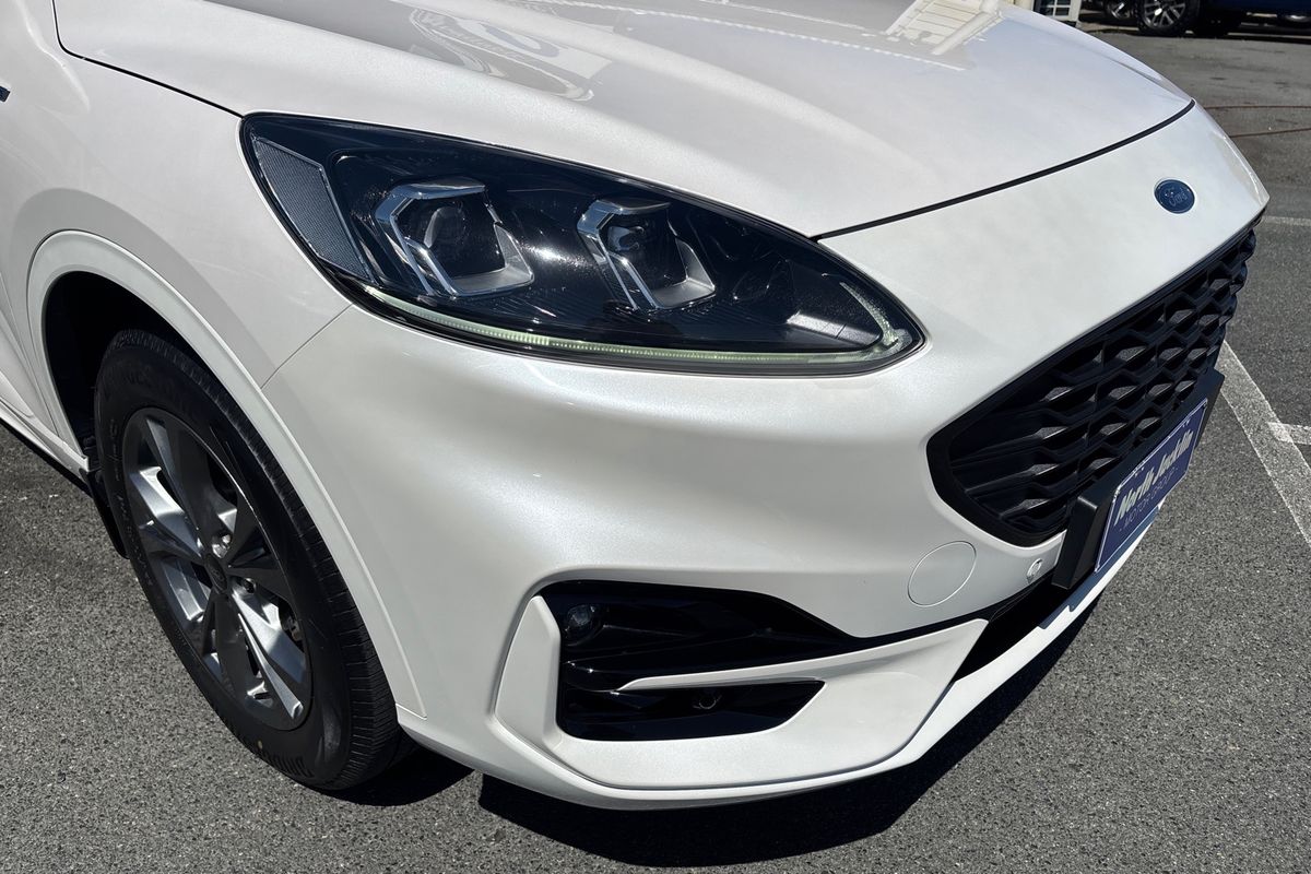 2022 Ford Escape ST-Line ZH