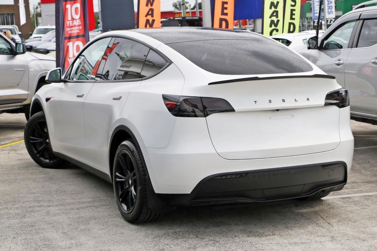 2022 Tesla Model Y Rear-Wheel Drive