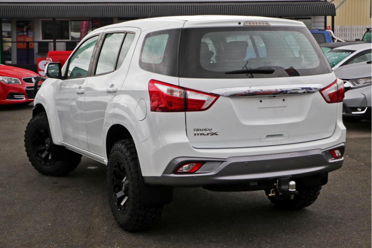 2021 Isuzu MU-X LS-M