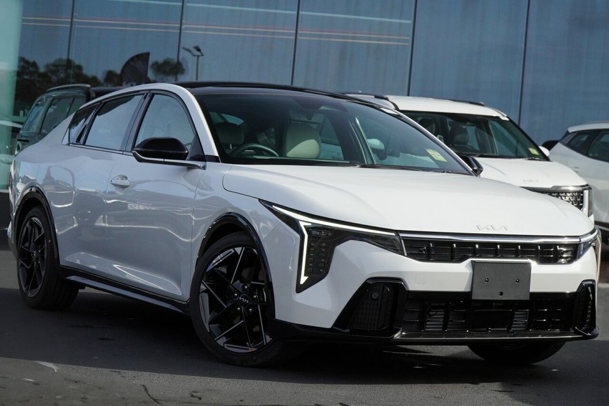 2025 Kia K4 GT-Line CL4m