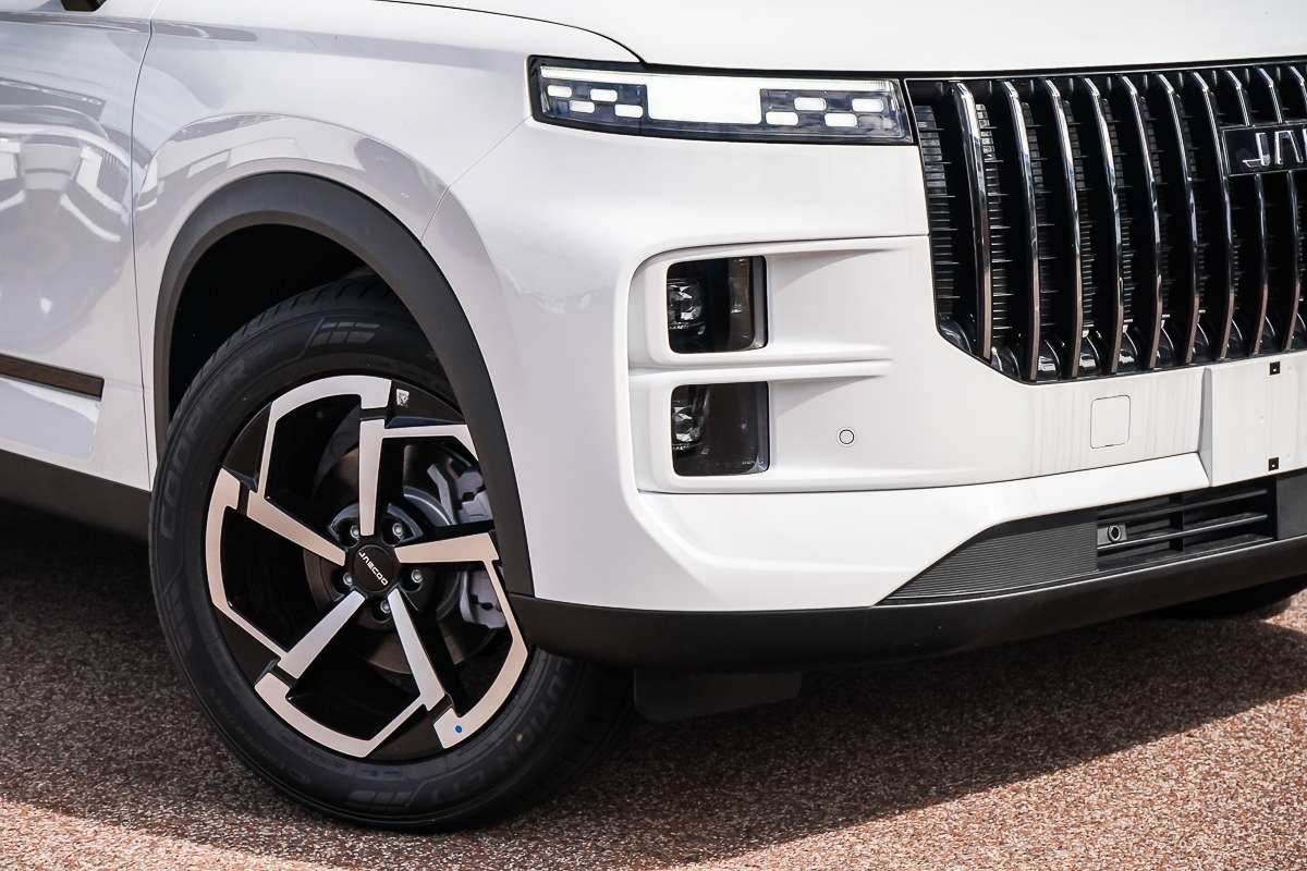 2024 OMODA JAECOO J7 Track
