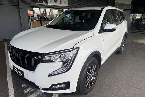 2025 Mahindra XUV700 AX7