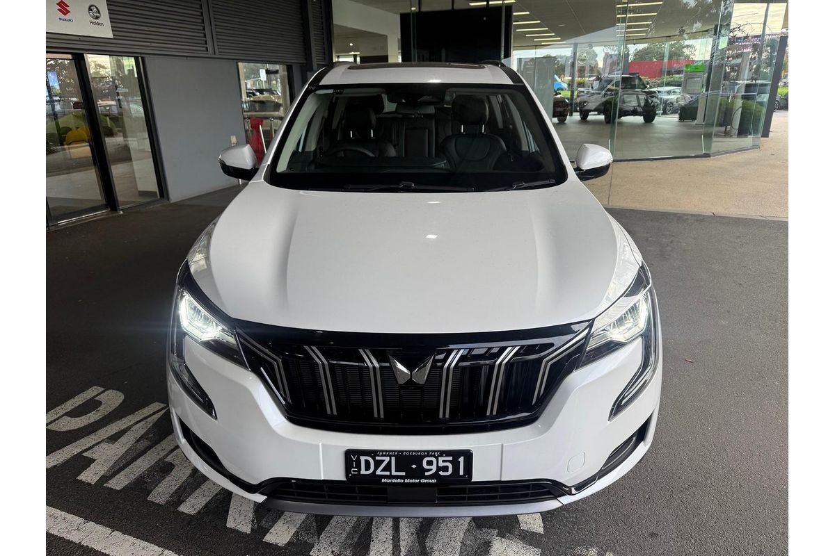 2025 Mahindra XUV700 AX7