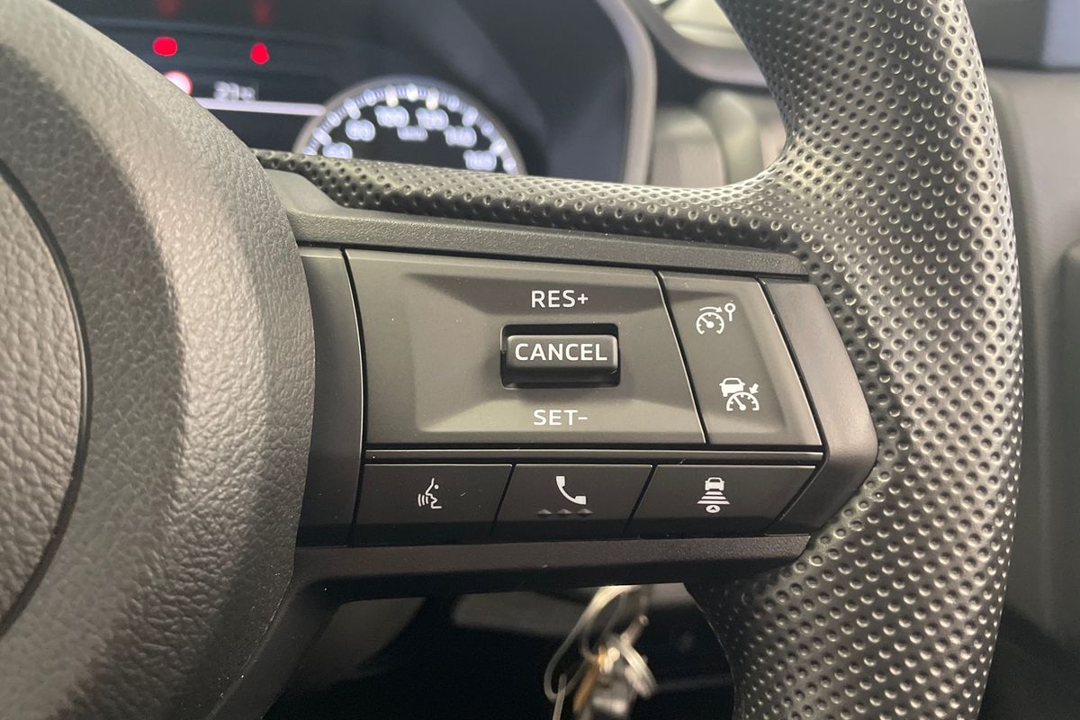 2025 Mitsubishi Triton GLX MV 4X4