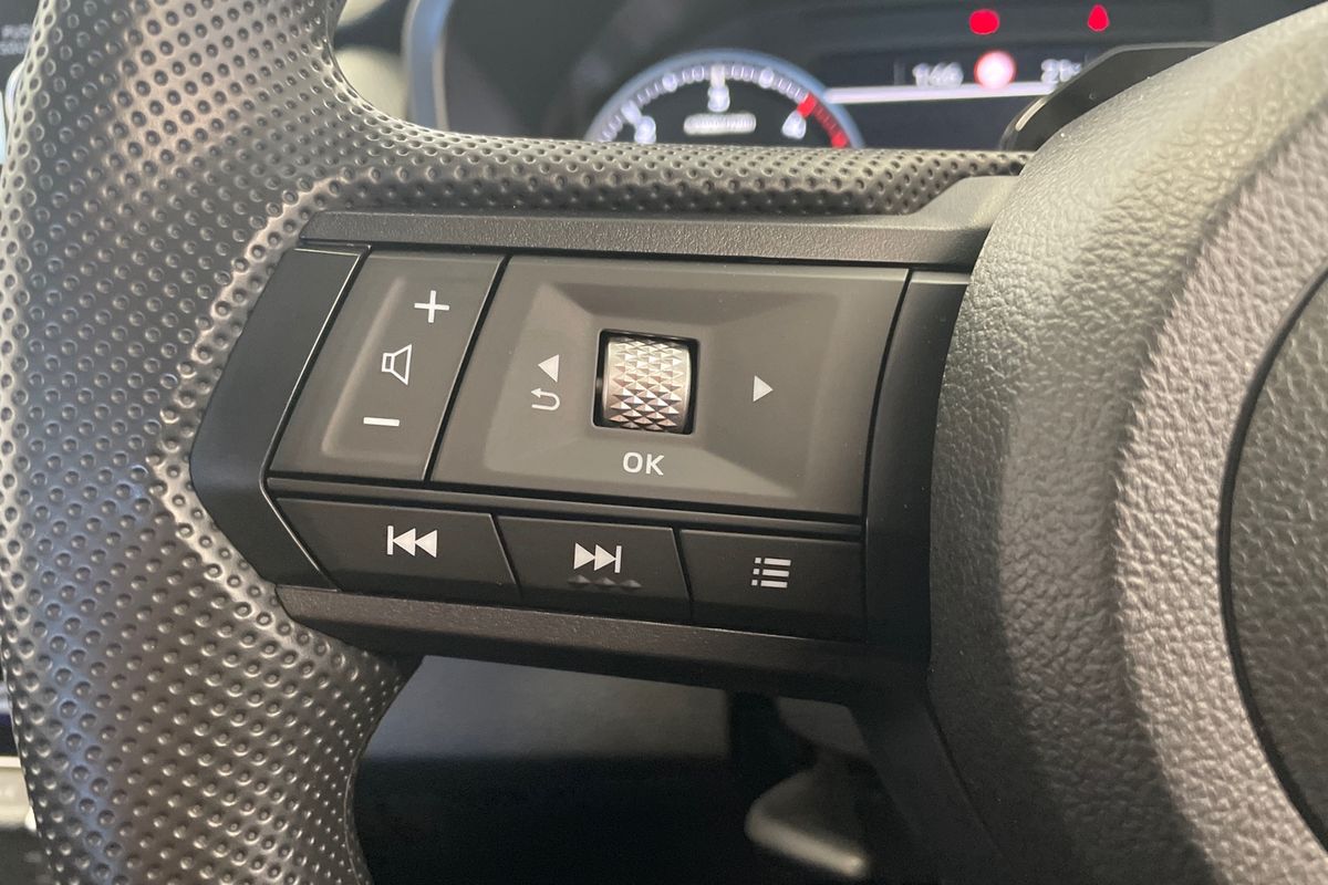 2025 Mitsubishi Triton GLX MV 4X4