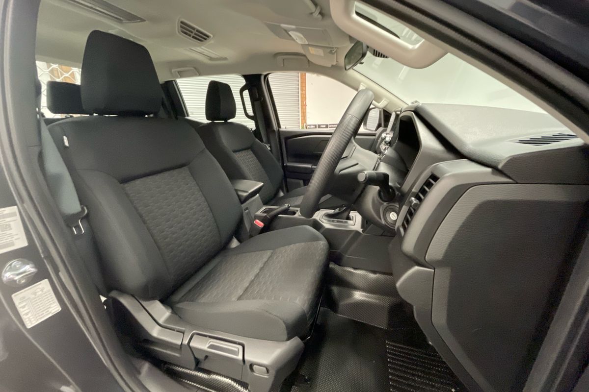 2025 Mitsubishi Triton GLX MV 4X4