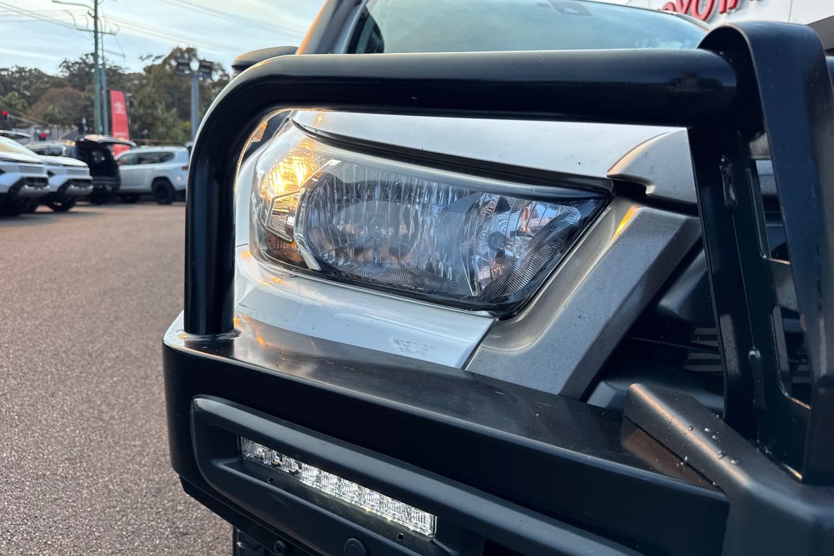 2023 Toyota Hilux SR GUN126R
