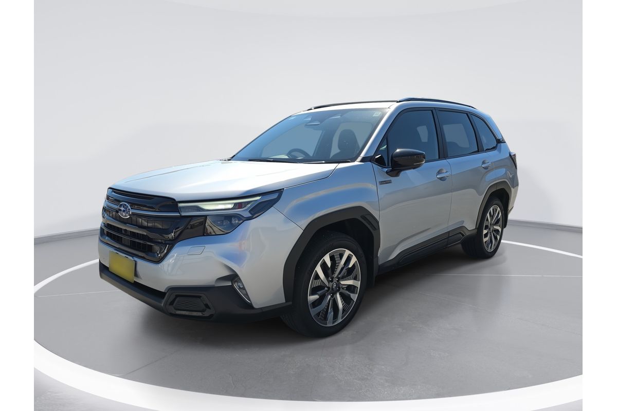 2025 Subaru Forester Hybrid Touring S6