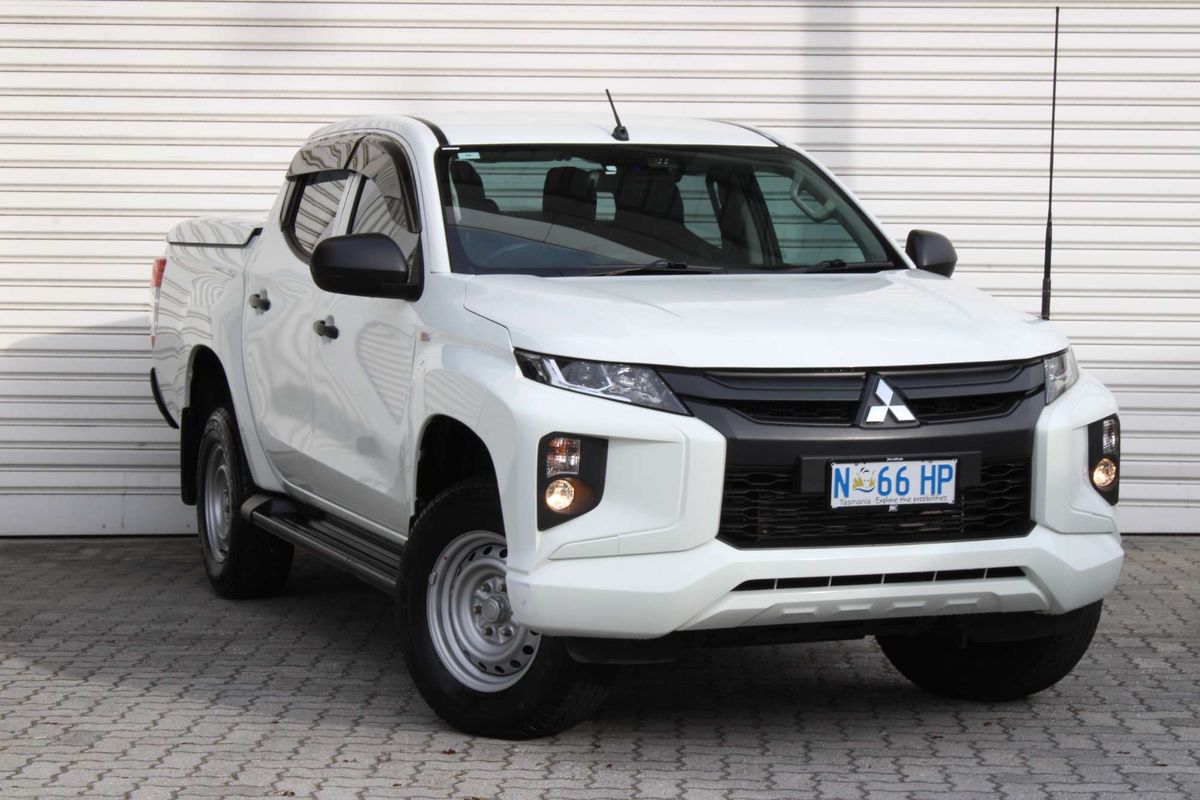 2022 Mitsubishi Triton GLX MR 4X4