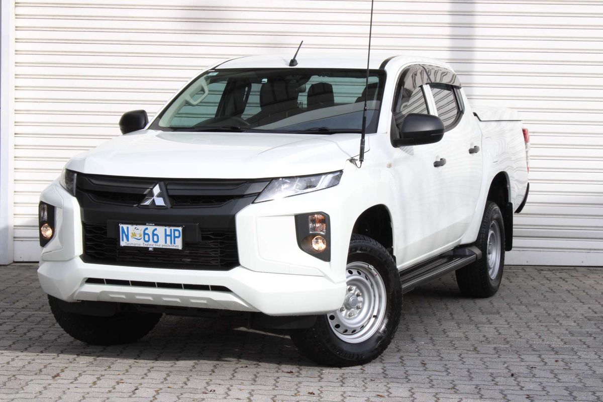 2022 Mitsubishi Triton GLX MR 4X4