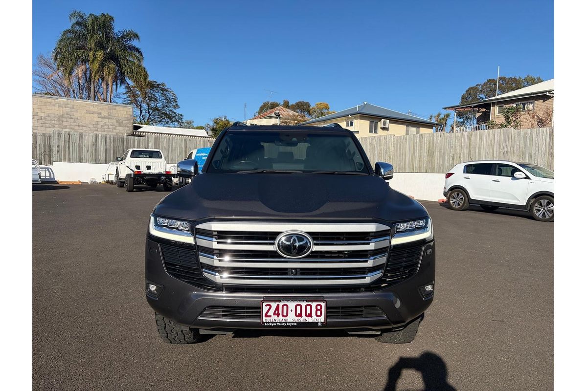 2023 Toyota Landcruiser Sahara FJA300R