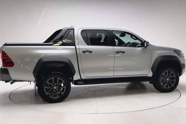 2025 Toyota Hilux Rogue 48V GUN126R 4X4 thumb-2