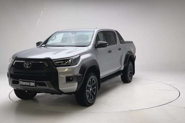 2025 Toyota Hilux Rogue 48V GUN126R 4X4 thumb-5