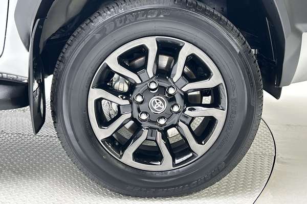 2025 Toyota Hilux Rogue 48V GUN126R 4X4 thumb-9
