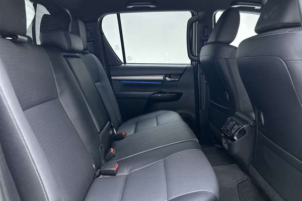 2025 Toyota Hilux Rogue 48V GUN126R 4X4 thumb-11