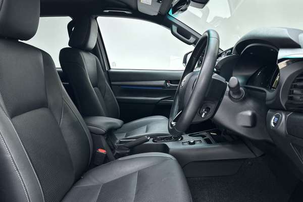 2025 Toyota Hilux Rogue 48V GUN126R 4X4 thumb-12