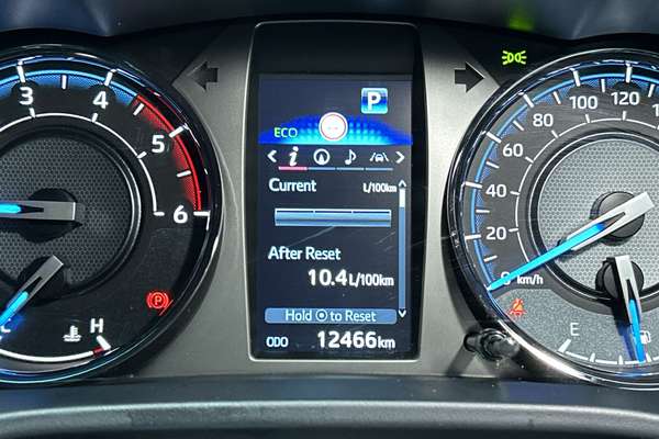2025 Toyota Hilux Rogue 48V GUN126R 4X4 thumb-13