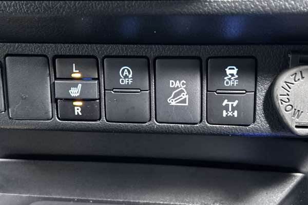 2025 Toyota Hilux Rogue 48V GUN126R 4X4 thumb-14