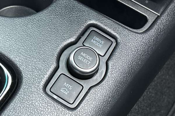 2025 Toyota Hilux Rogue 48V GUN126R 4X4 thumb-15