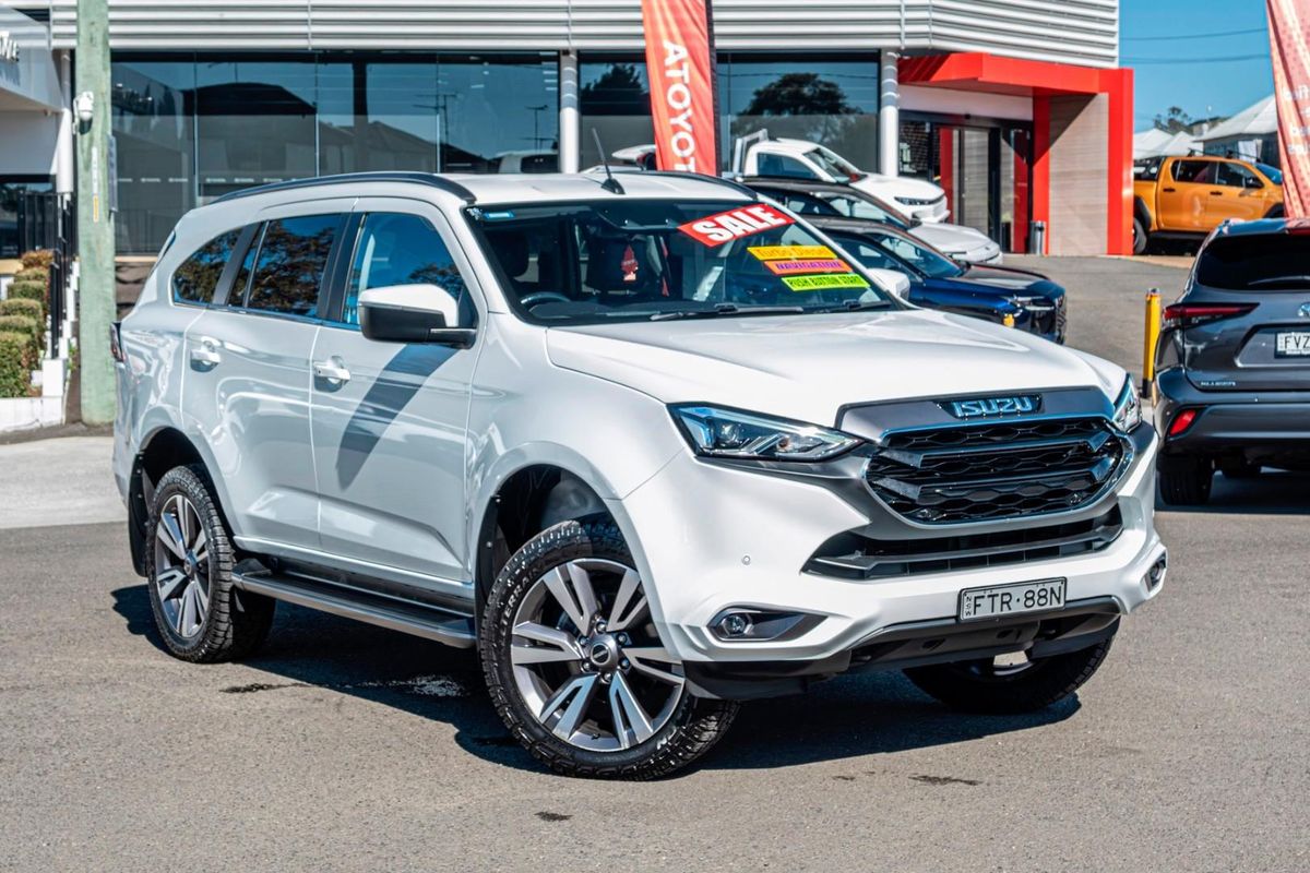 2023 Isuzu MU-X LS-T