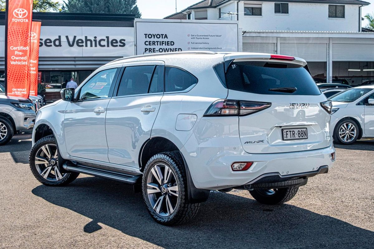 2023 Isuzu MU-X LS-T