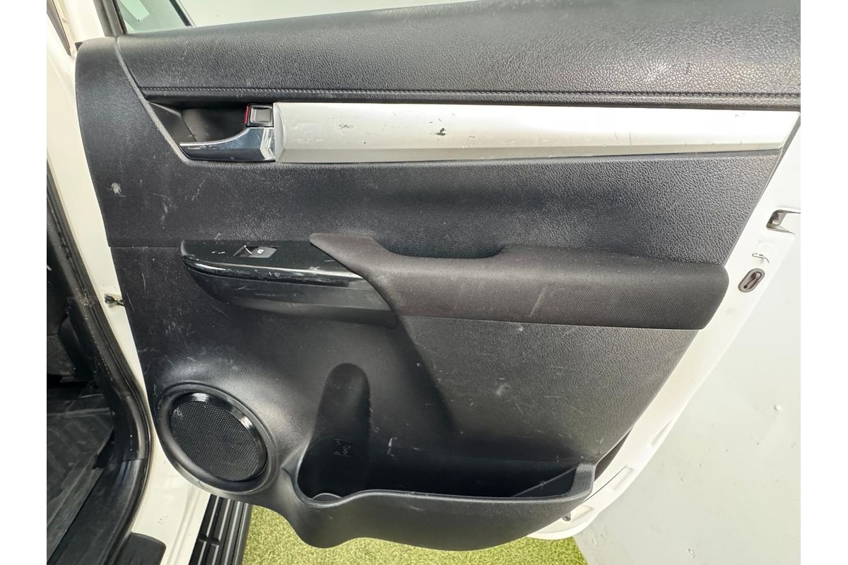 2018 Toyota Hilux SR5 GUN126R 4X4 image 13