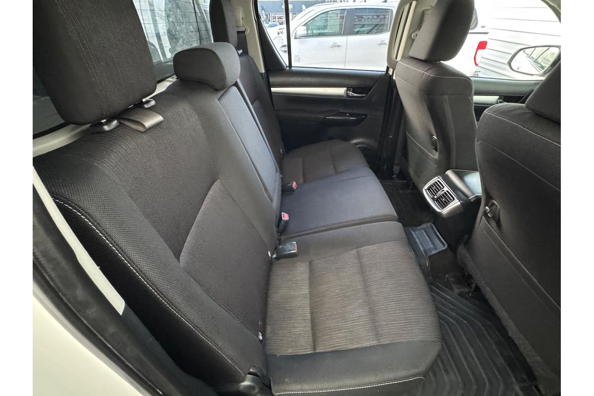 2018 Toyota Hilux SR5 GUN126R 4X4 image 14