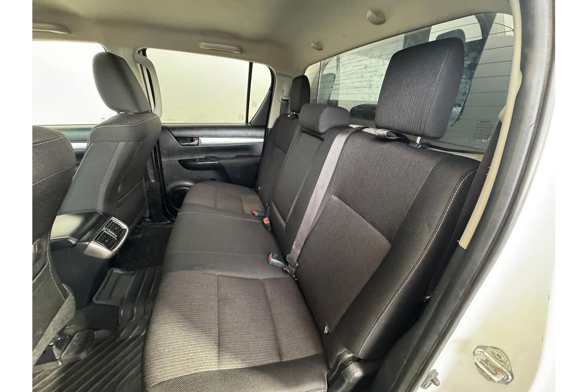 2018 Toyota Hilux SR5 GUN126R 4X4 image 15
