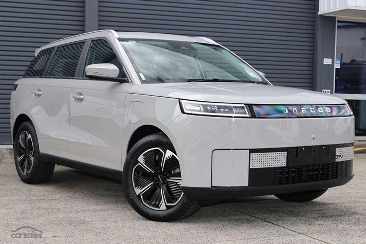 2025 OMODA JAECOO J5 EV Summit