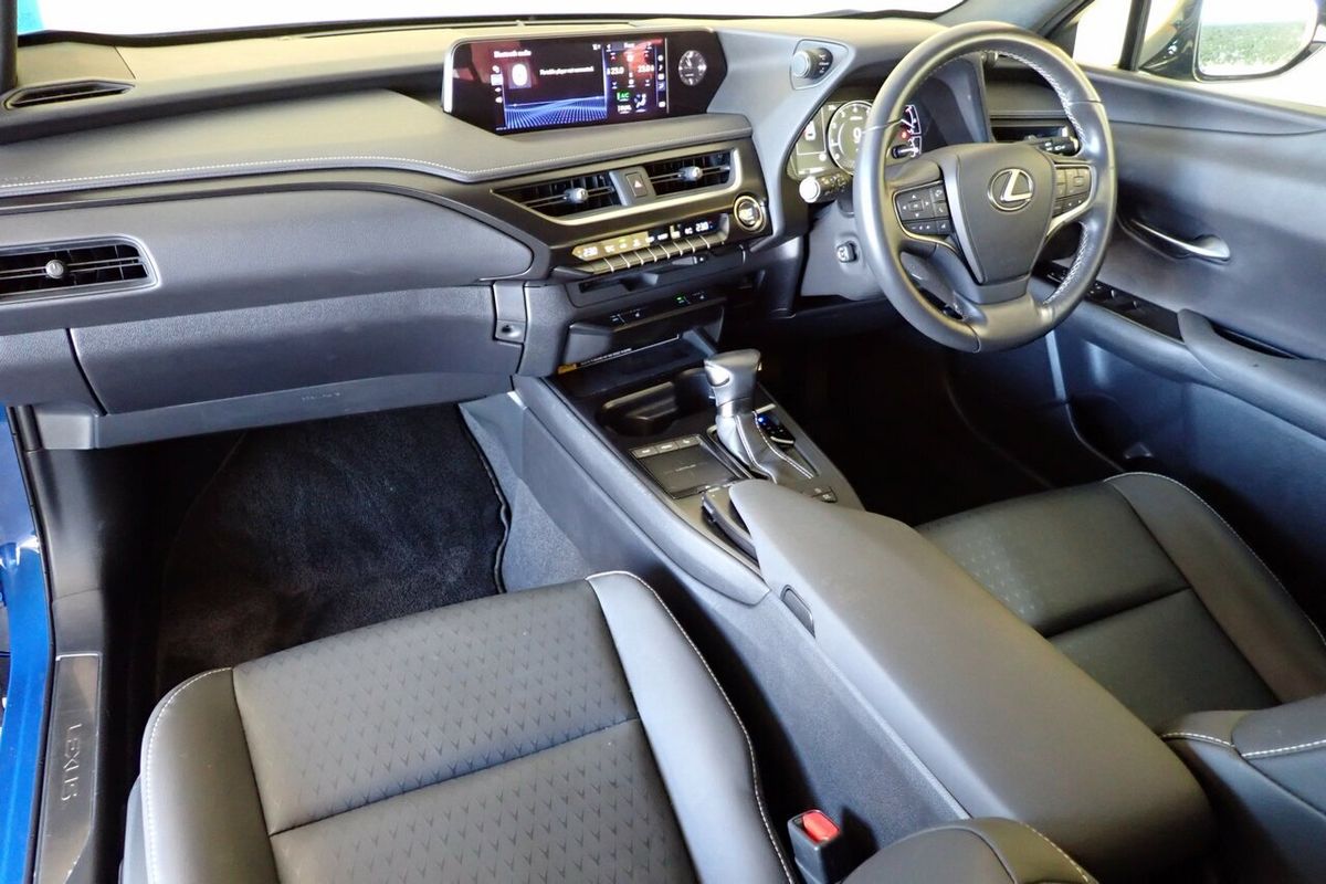 2019 Lexus UX Luxury Mzaa10R MY19