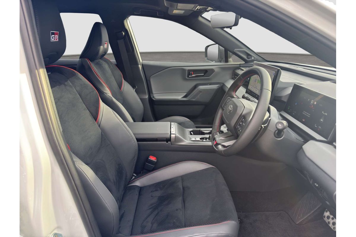 2026 Toyota RAV4 GR Sport AXAP64R image 8