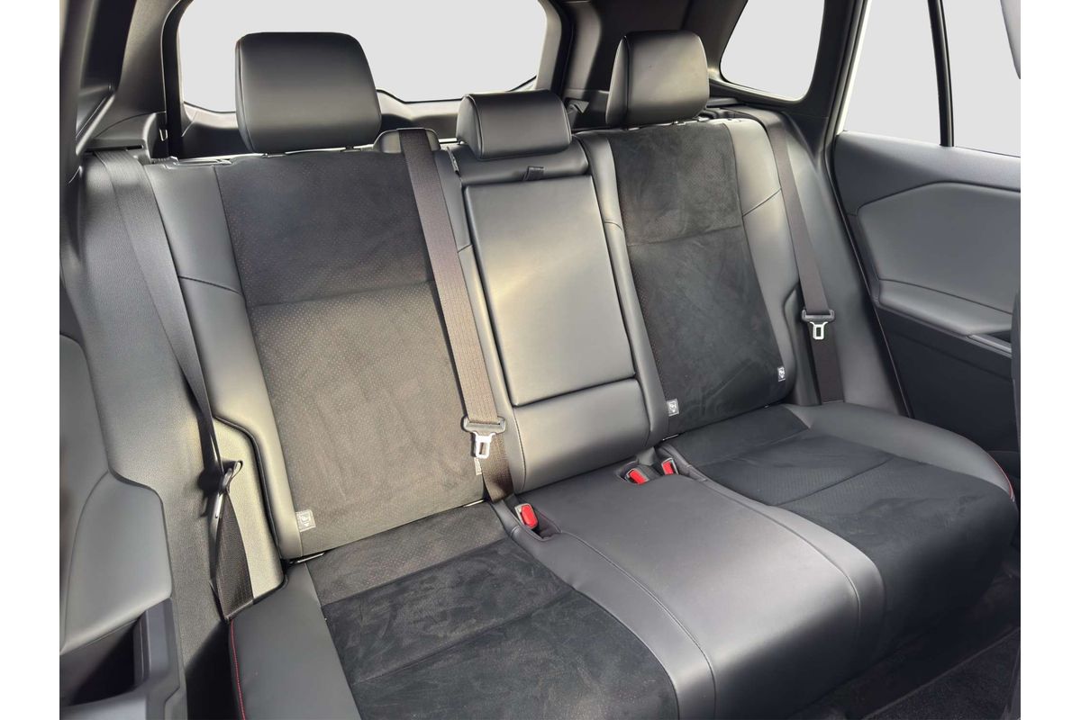2026 Toyota RAV4 GR Sport AXAP64R image 9
