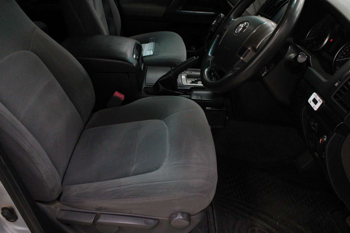 2010 Toyota Landcruiser GXL VDJ200R