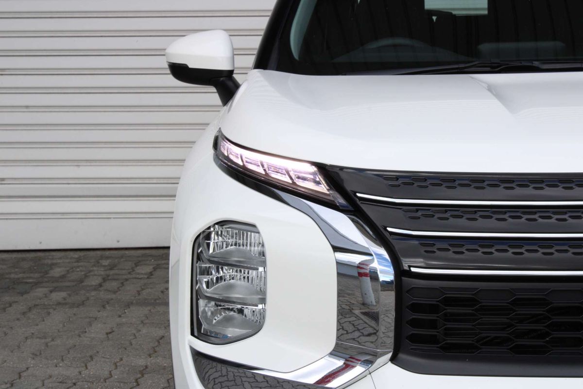 2024 Mitsubishi Outlander ES ZM